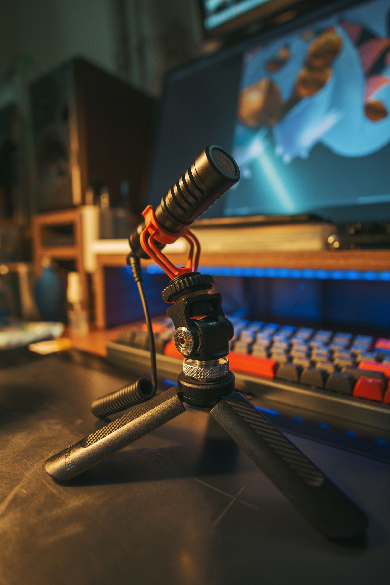 Equipamento de gravação de podcast usado nas simulações práticas